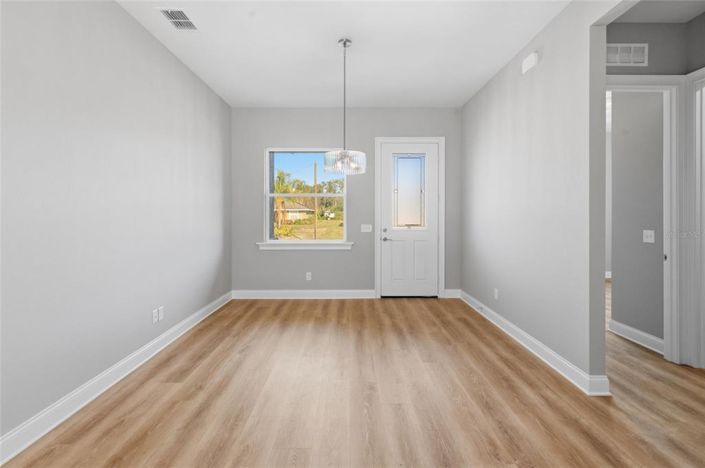 Image No.4-4 Bed Property for sale