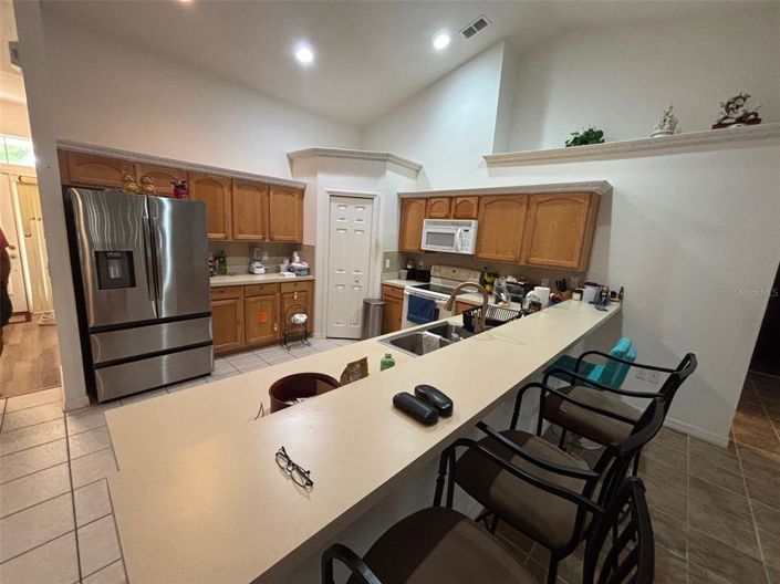 Image No.10-3 Bed Property for sale