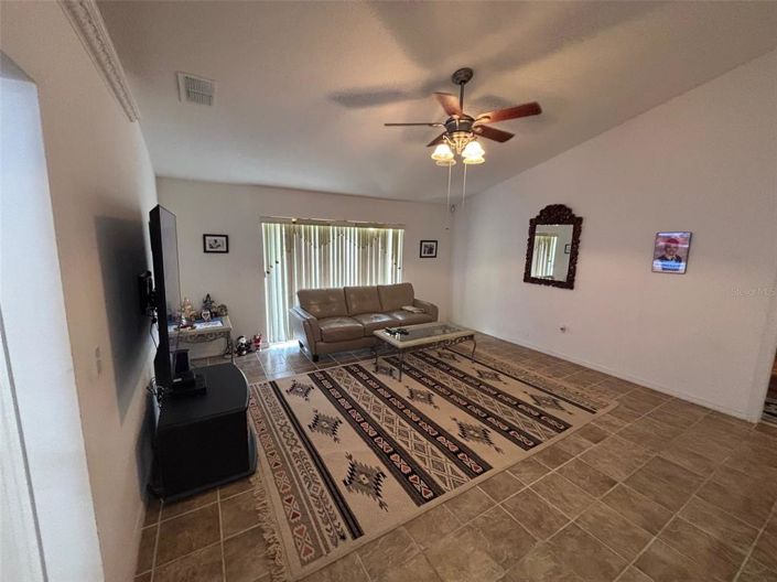 Image No.12-3 Bed Property for sale