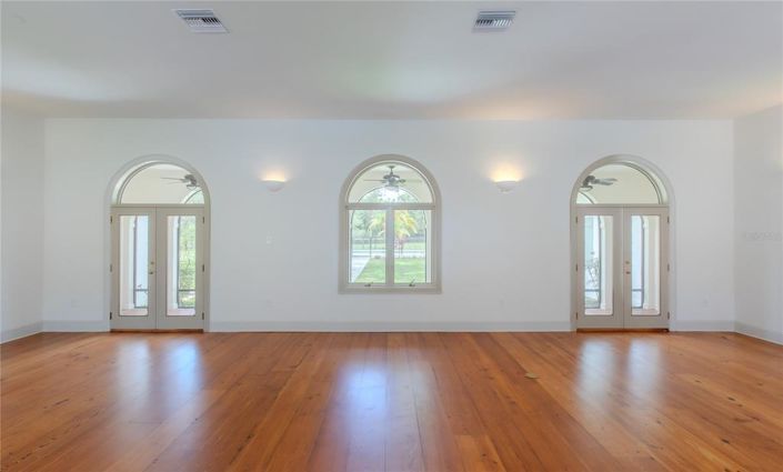 Image No.3-3 Bed House for sale