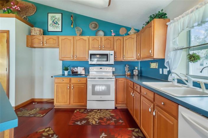 Image No.11-6 Bed Property for sale