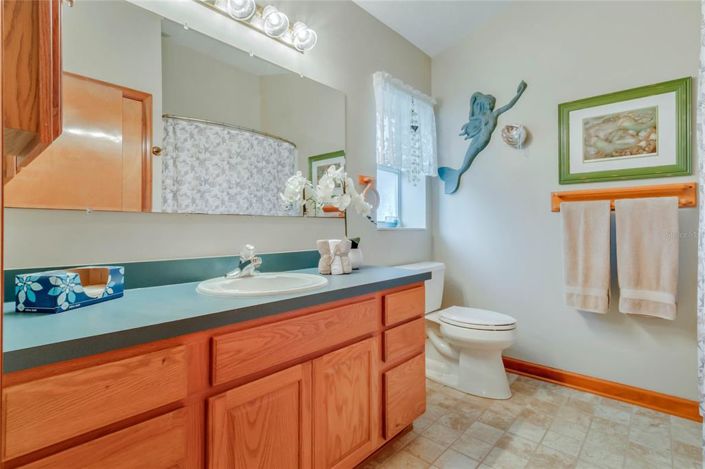 Image No.17-6 Bed Property for sale