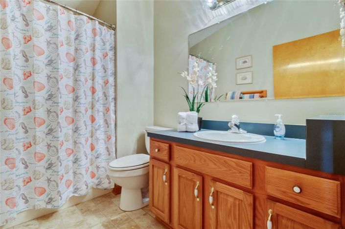 Image No.19-6 Bed House for sale