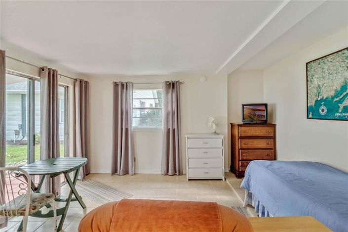 Image No.25-6 Bed House for sale