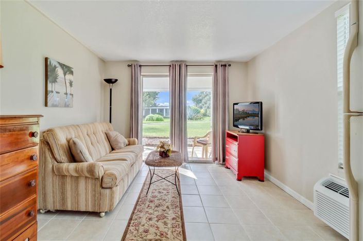 Image No.28-6 Bed Property for sale