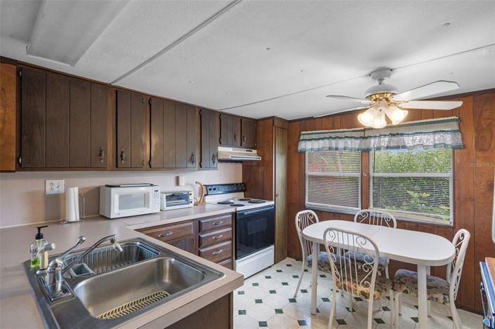 Image No.38-6 Bed Property for sale