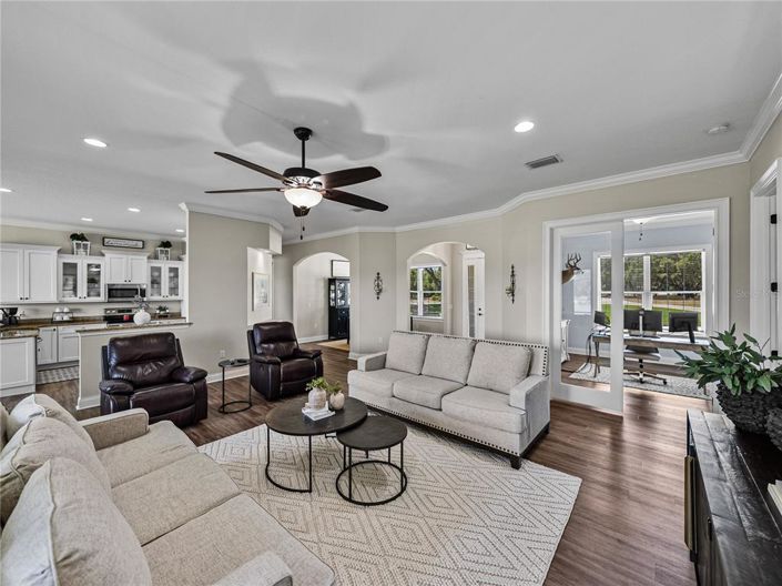 Image No.25-3 Bed Property for sale