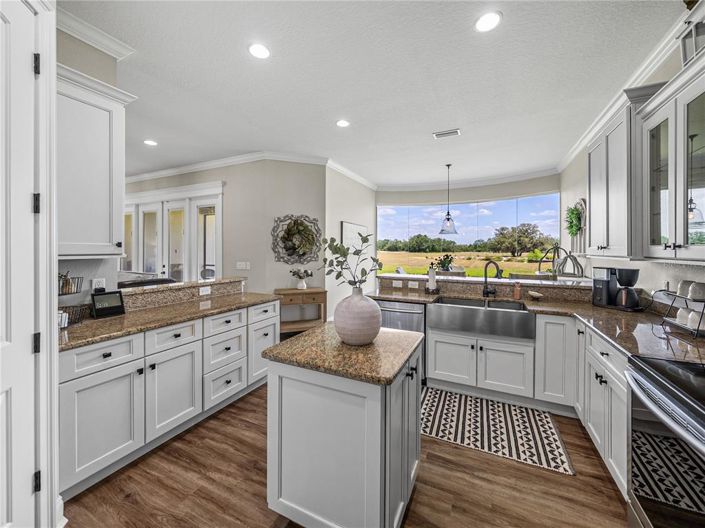 Image No.28-3 Bed Property for sale