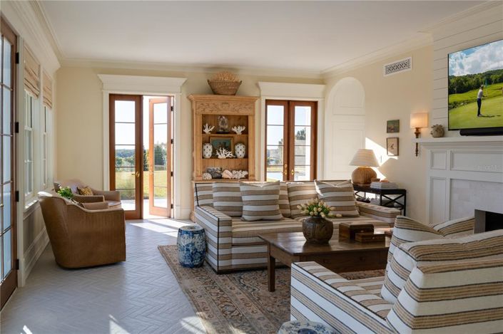 Image No.10-5 Bed House for sale