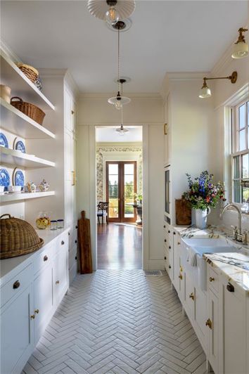 Image No.7-5 Bed Property for sale