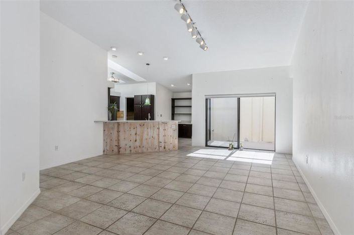 Image No.20-3 Bed House for sale