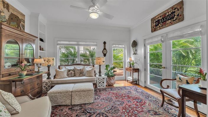 Image No.12-6 Bed House for sale