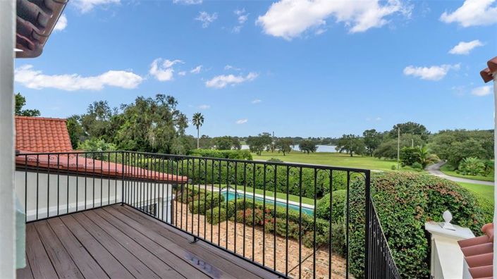 Image No.18-6 Bed House for sale