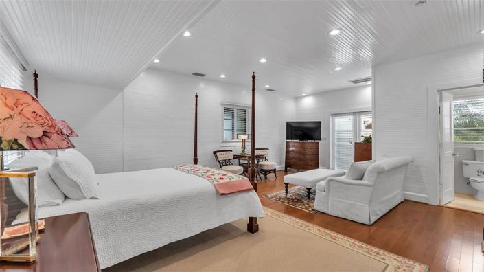 Image No.20-6 Bed House for sale