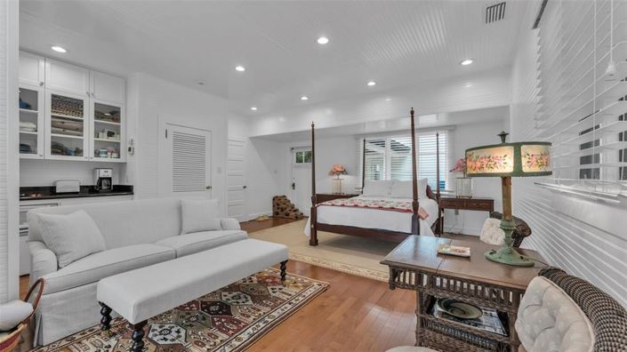 Image No.22-6 Bed House for sale