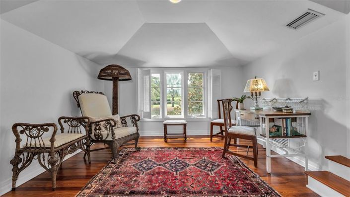 Image No.23-6 Bed House for sale