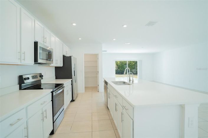 Image No.5-4 Bed Property for sale