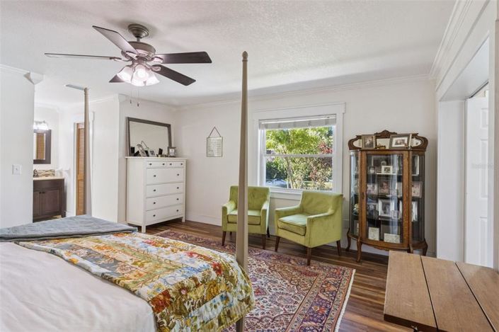 Image No.17-3 Bed Property for sale