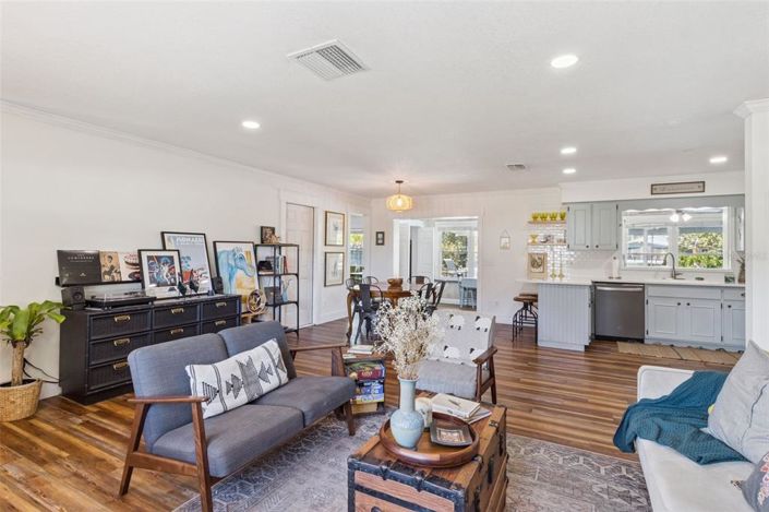 Image No.3-3 Bed House for sale