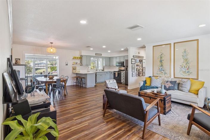 Image No.8-3 Bed House for sale