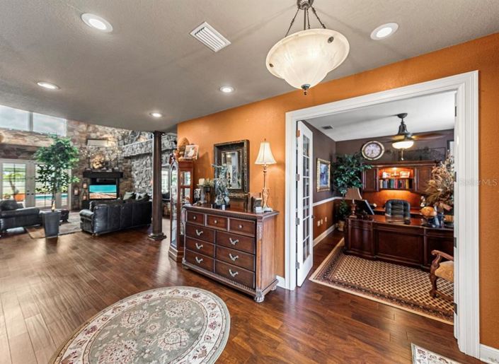 Image No.10-Propriété de 4 chambres à vendre à États-Unis