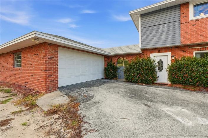 Image No.15-3 Bed House for sale