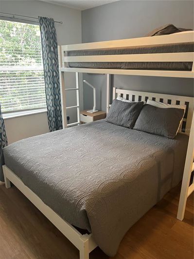 Image No.10-2 Bed Property for sale