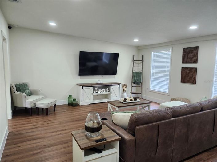 Image No.11-3 Bed Property for sale