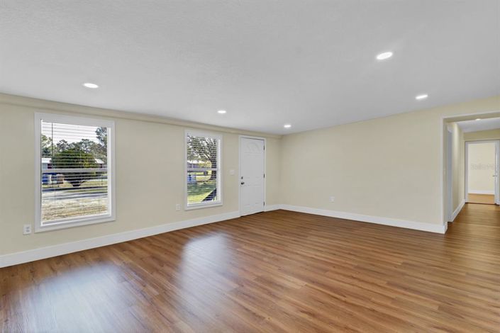 Image No.14-3 Bed Property for sale