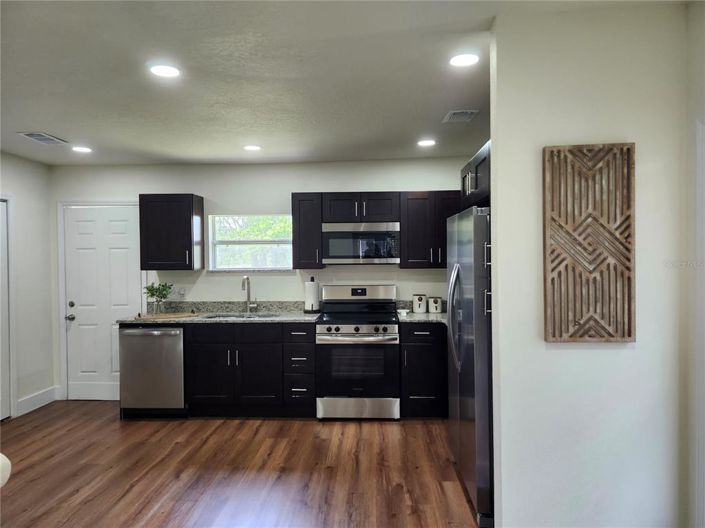 Image No.15-3 Bed Property for sale