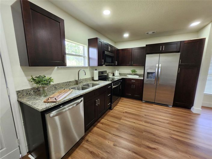 Image No.18-3 Bed Property for sale