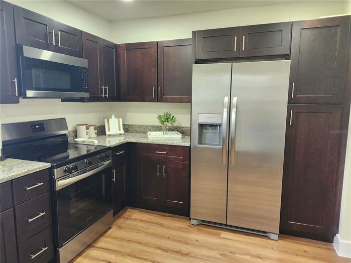 Image No.19-3 Bed Property for sale