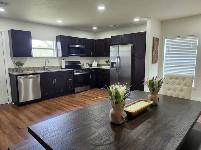 Image No.25-3 Bed Property for sale