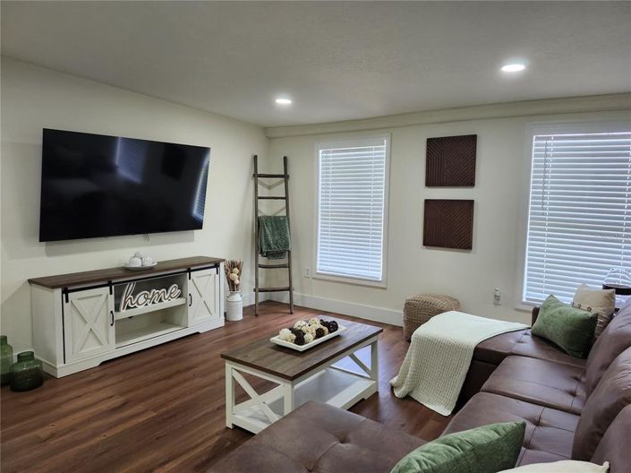 Image No.5-3 Bed Property for sale