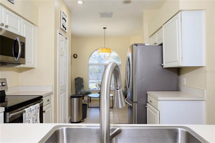 Image No.25-2 Bed Townhouse for sale