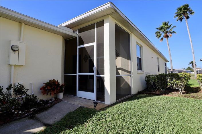 Image No.9-2 Bed Townhouse for sale