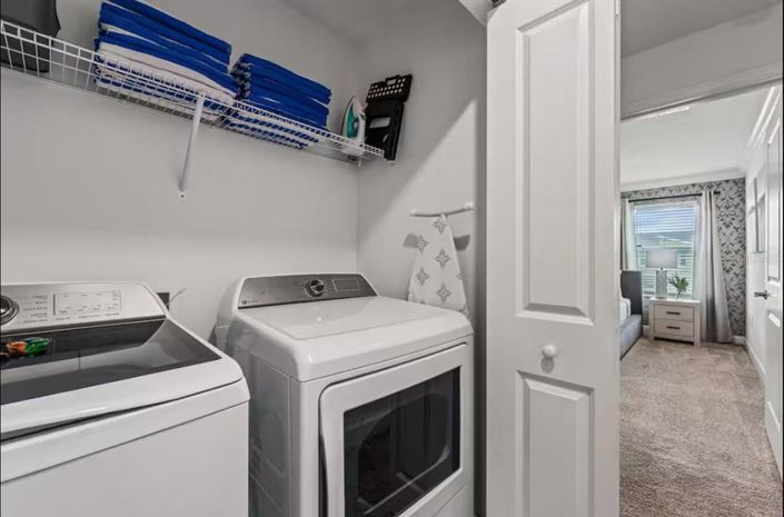 Image No.17-5 Bed Townhouse for sale