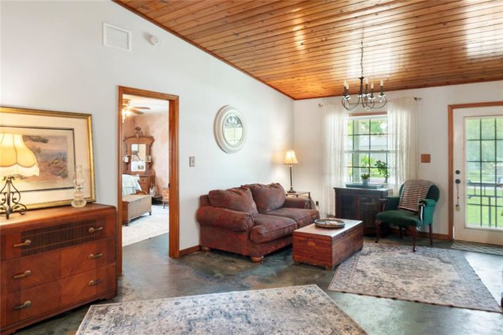 Image No.10-4 Bed House for sale