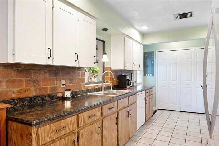 Image No.22-4 Bed House for sale