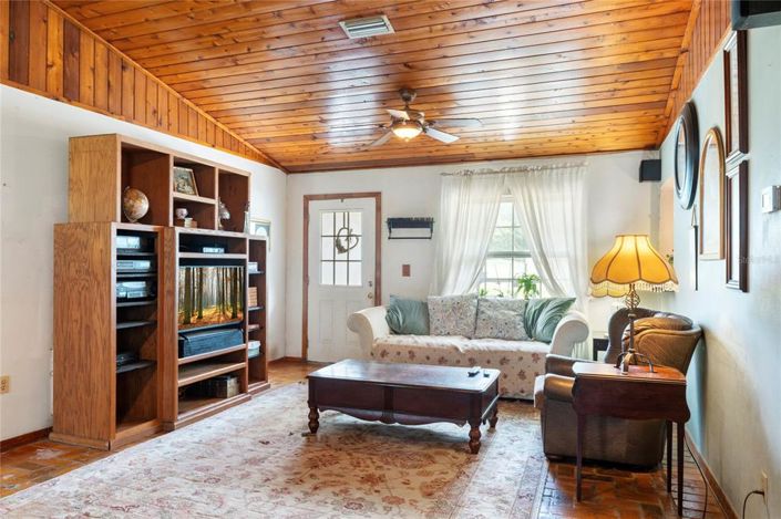 Image No.25-4 Bed House for sale