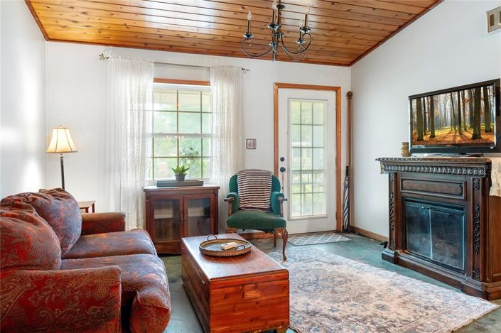 Image No.8-4 Bed House for sale