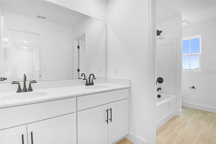 Image No.15-Propriété de 4 chambres à vendre à États-Unis