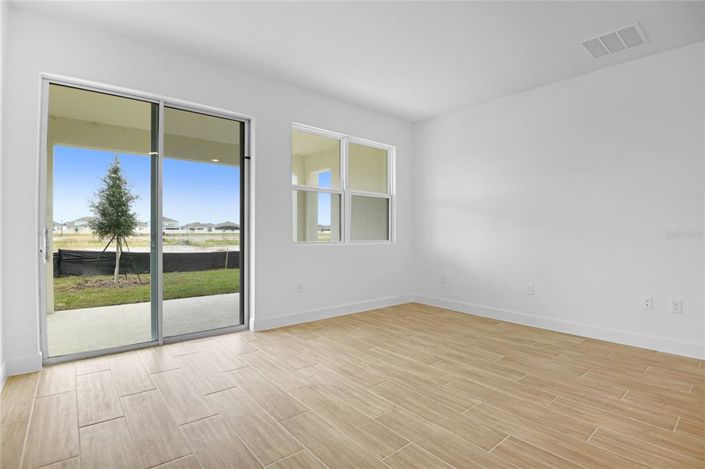 Image No.8-Propriété de 4 chambres à vendre à États-Unis