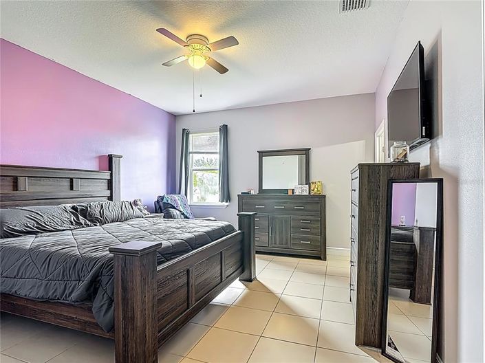 Image No.12-3 Bed Property for sale