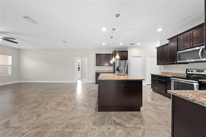 Image No.13-4 Bed Property for sale