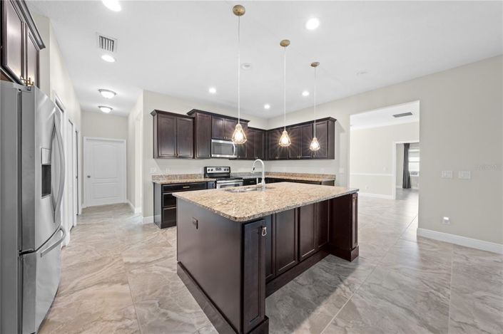 Image No.17-4 Bed Property for sale