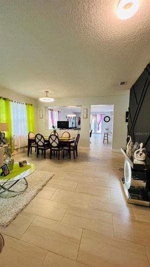 Image No.19-4 Bed House for sale