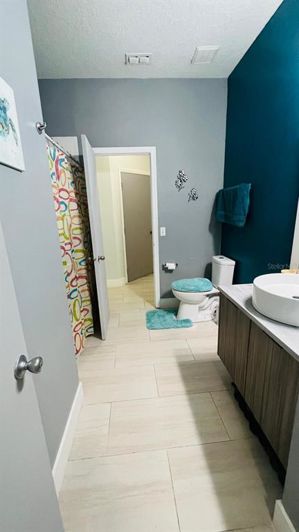 Image No.4-4 Bed Property for sale