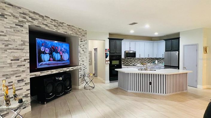 Image No.6-4 Bed Property for sale