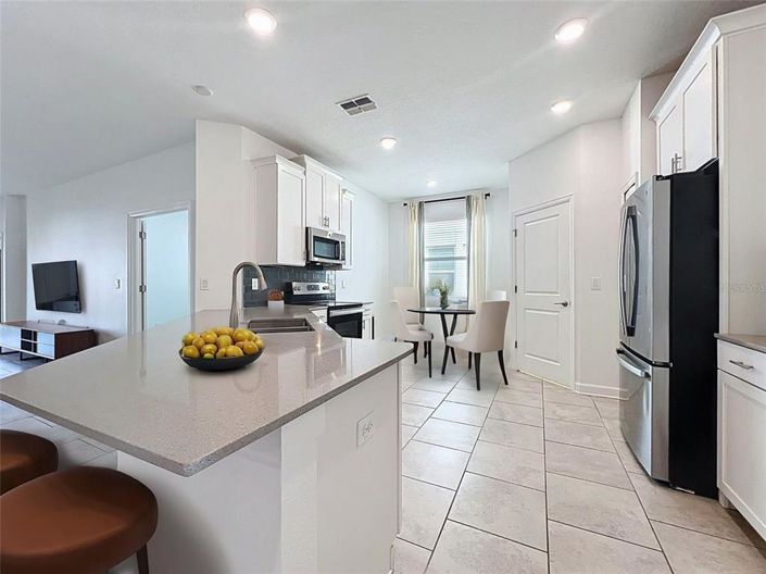 Image No.6-4 Bed Property for sale